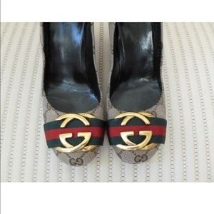 ❌SOLD❌Gucci Logo Pumps